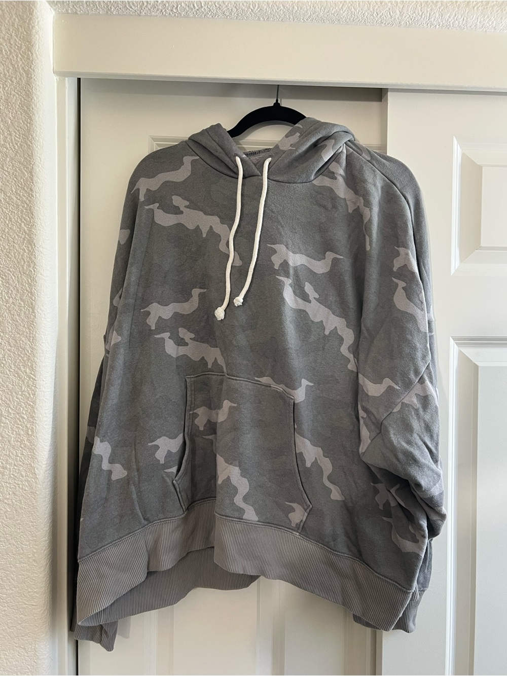 American Eagle Gray Camo Hooded Pullover Sweater